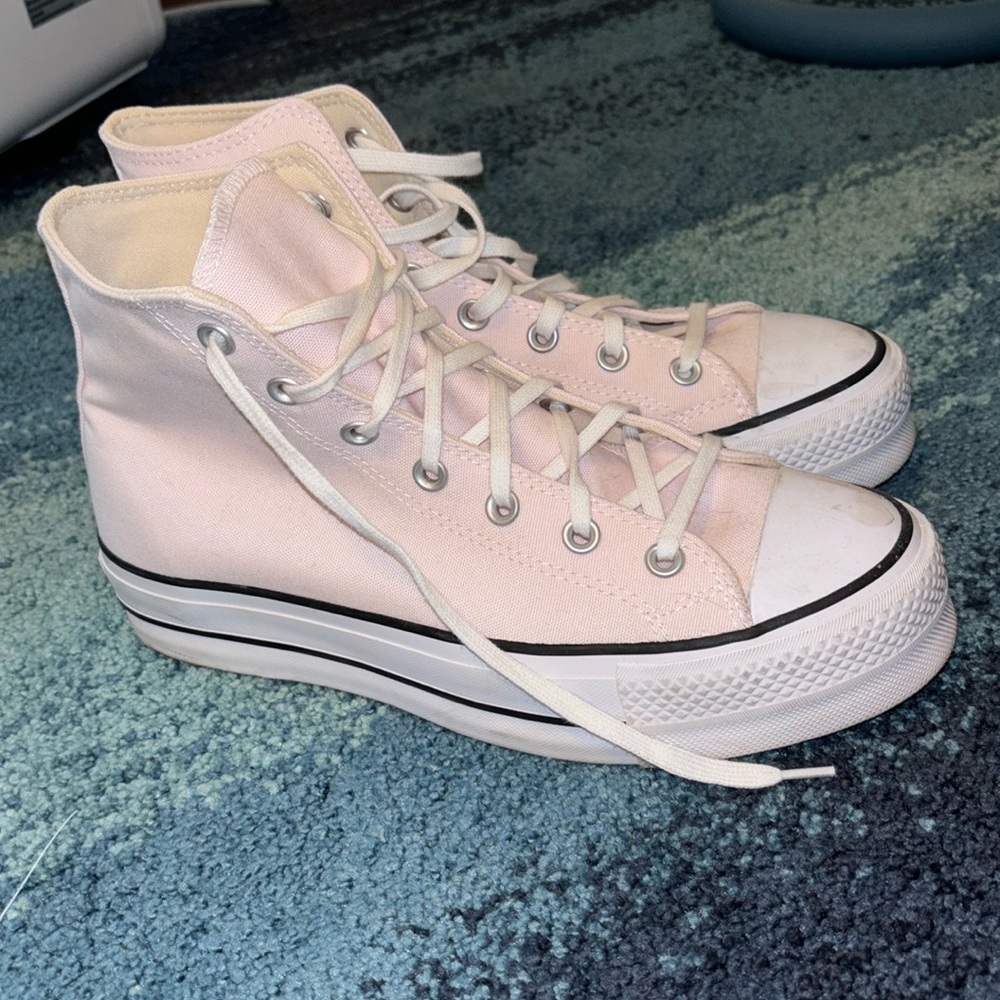 Pink platform converse